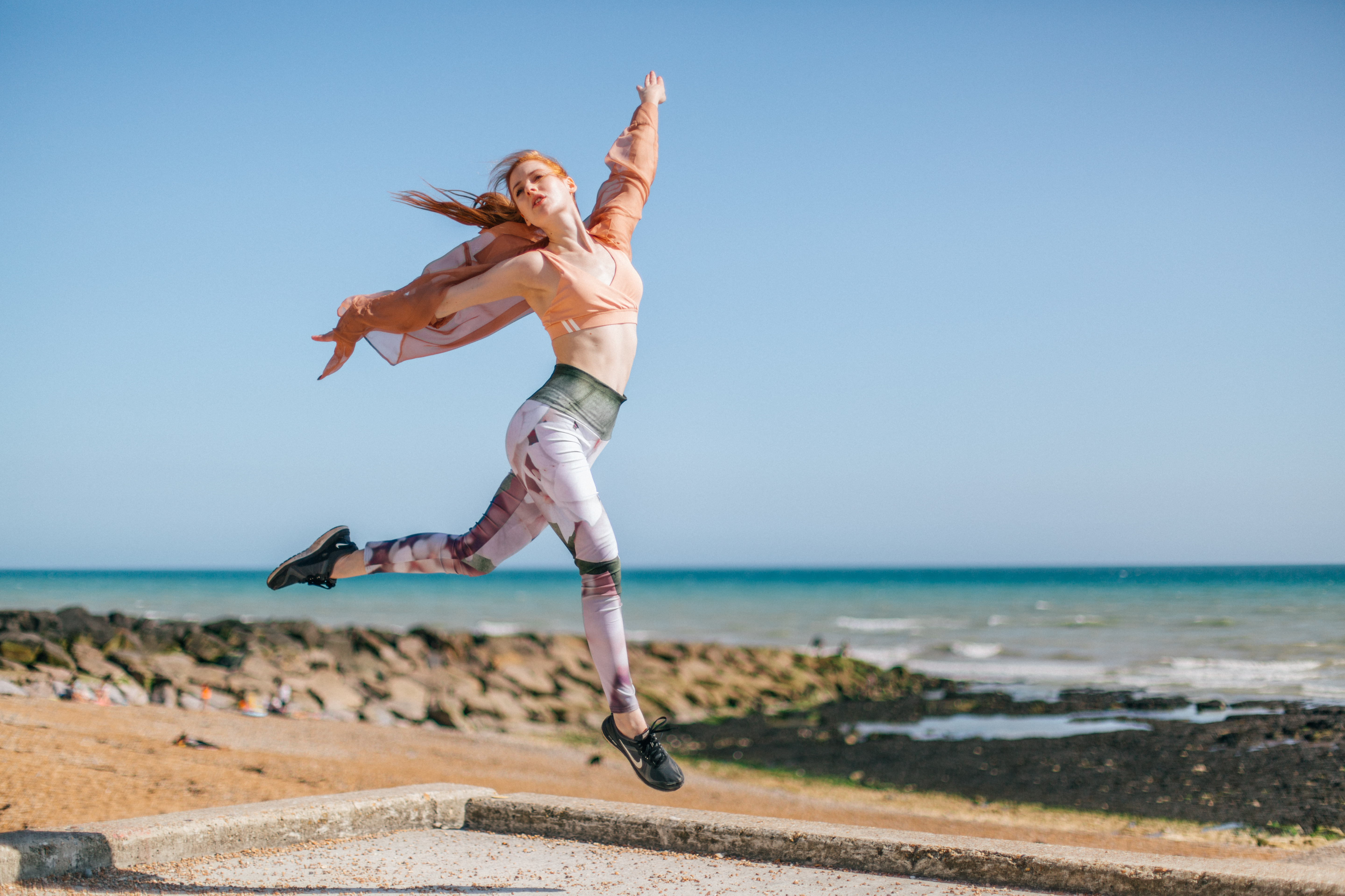 Woman wearing a yoga legging
